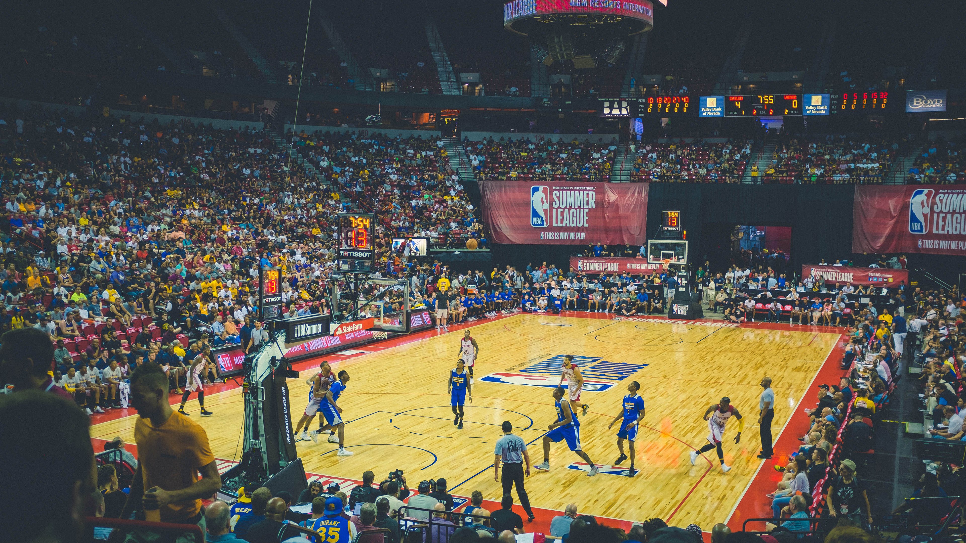 “六人制袋棍球：成都七中东部赛场突破传统运动限制”